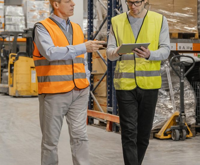 men-with-tablet-working-logistic